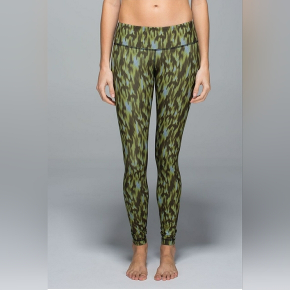 Lululemon Womens Wunder Under Pant Full-On Luxtreme Leggings Size 10 Fitness Gym - Picture 1 of 11